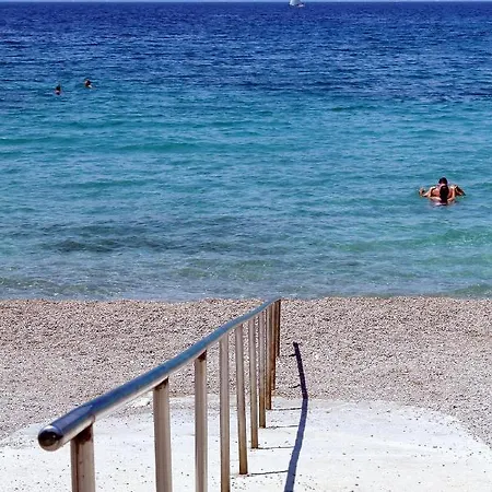 And With Parking Space Njivice, Krk - 17010 게스트하우스 3*