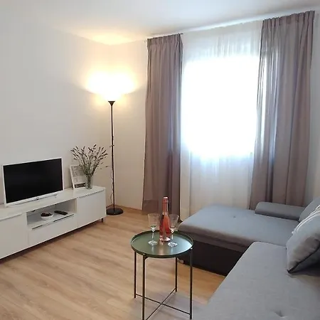 Guest house And With Parking Space Njivice, Krk - 17010