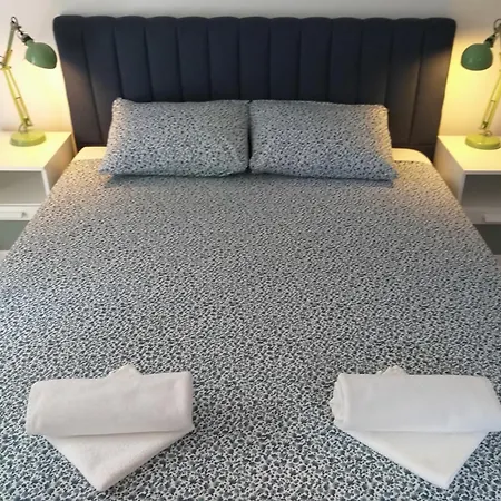 And With Parking Space Njivice, Krk - 17010 Pensjonat